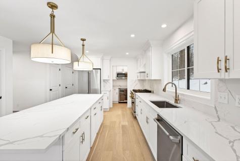 1595 U.s. 1 Route Freeport ME 04032