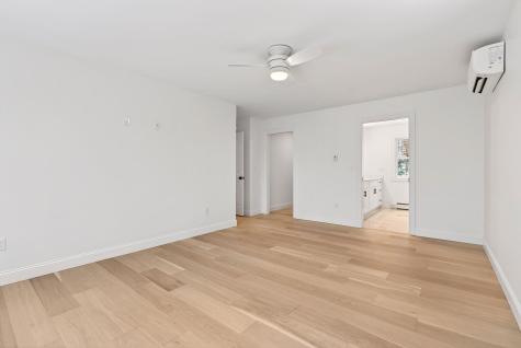 1595 U.s. 1 Route Freeport ME 04032