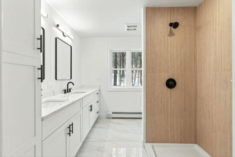 1595 U.s. 1 Route Freeport ME 04032