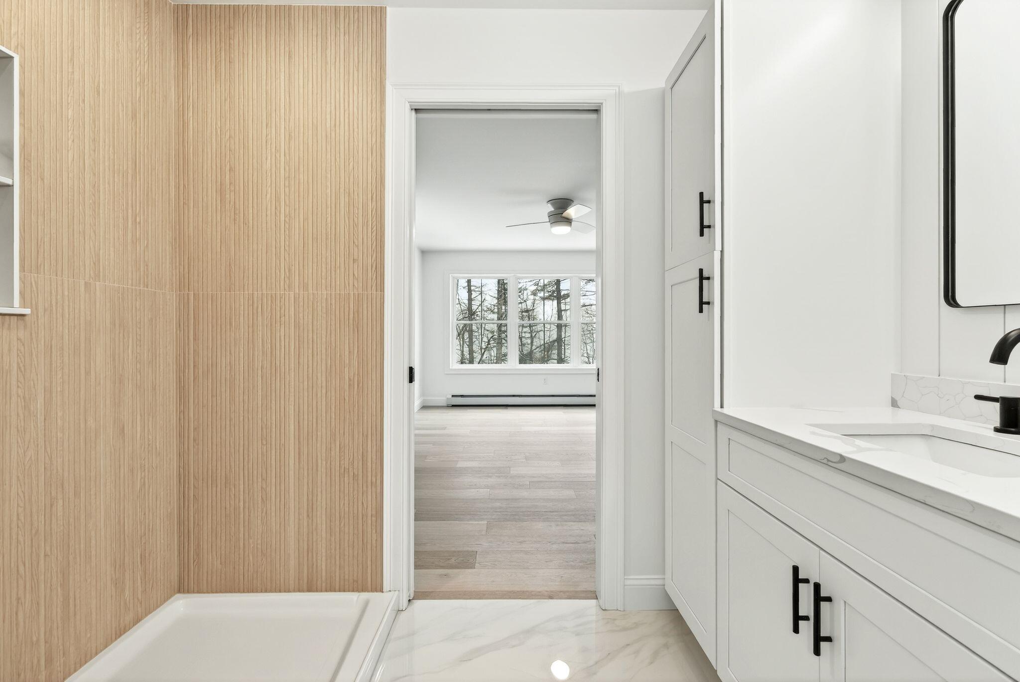 1595 U.s. 1 Route Freeport ME 04032