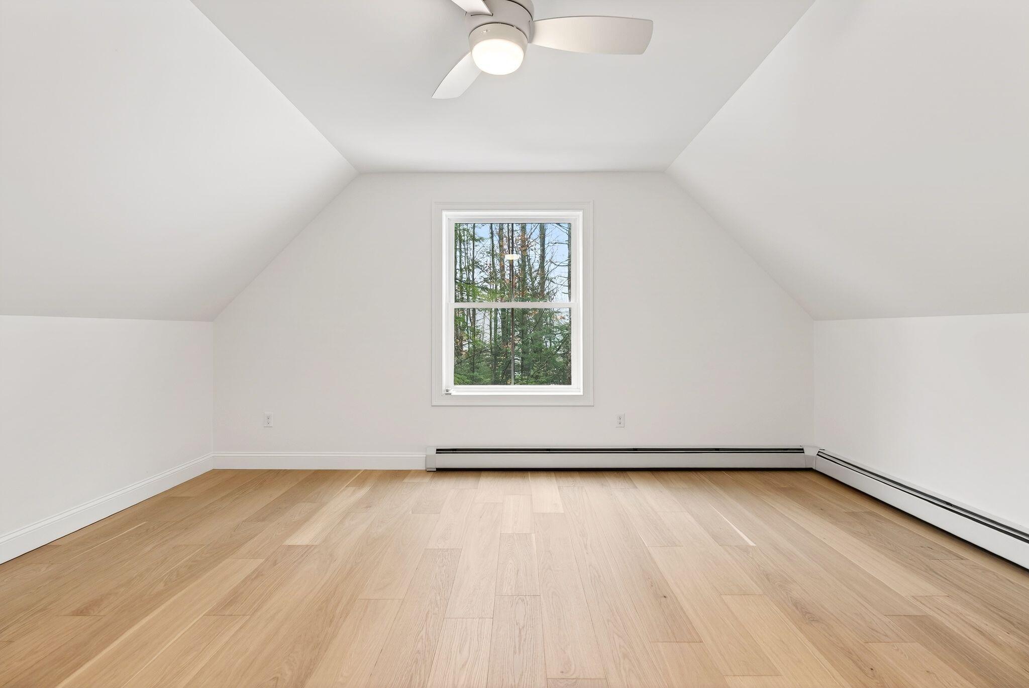 1595 U.s. 1 Route Freeport ME 04032