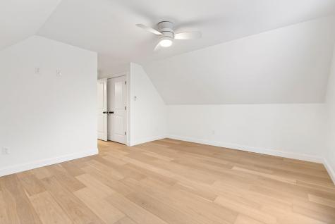 1595 U.s. 1 Route Freeport ME 04032