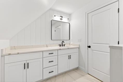 1595 U.s. 1 Route Freeport ME 04032