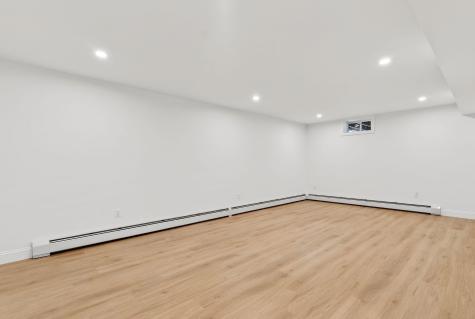 1595 U.s. 1 Route Freeport ME 04032