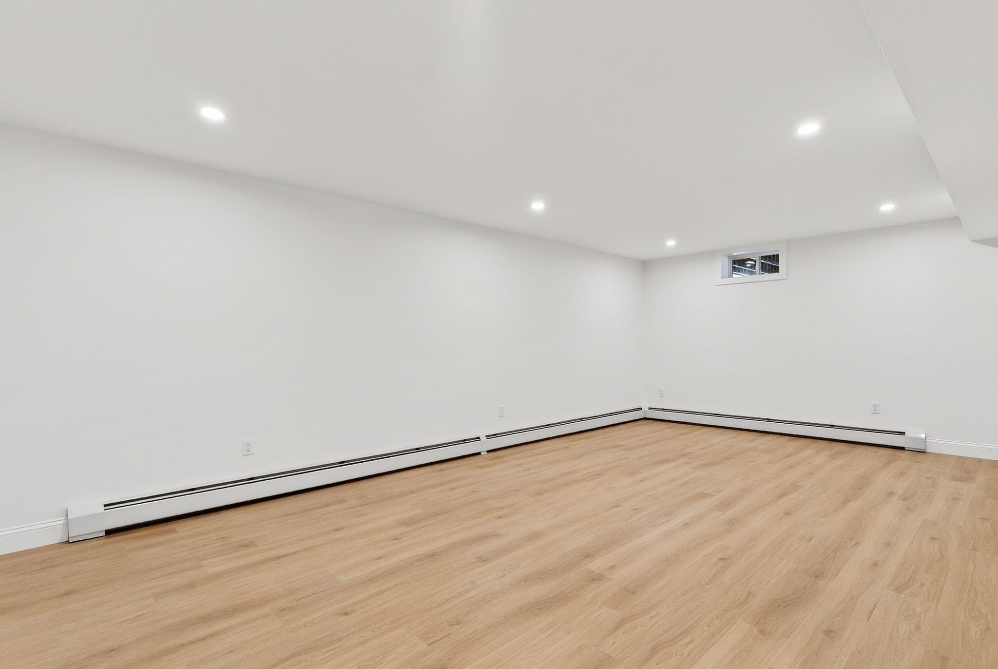 1595 U.s. 1 Route Freeport ME 04032