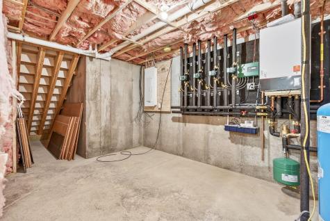 1595 U.s. 1 Route Freeport ME 04032