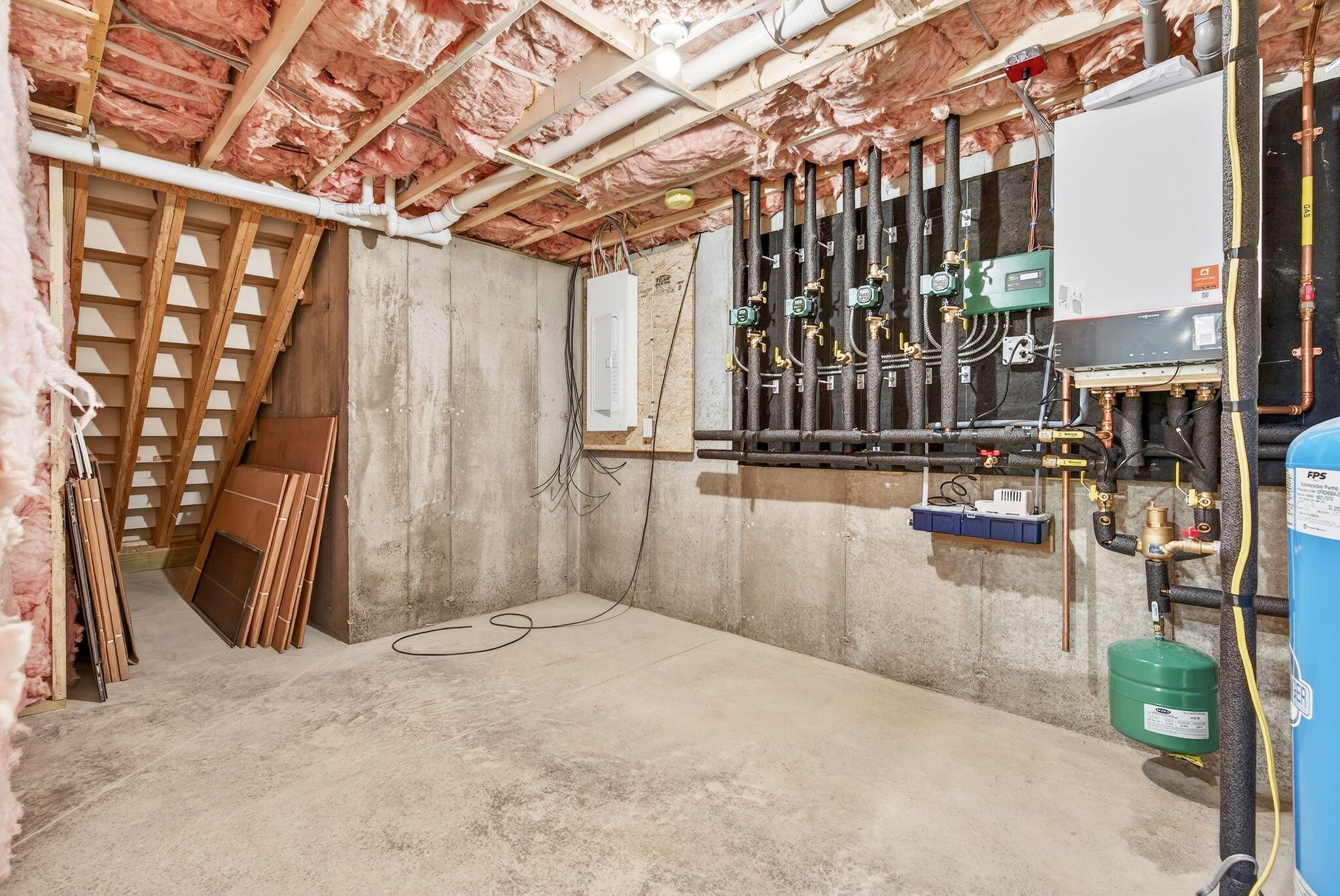 1595 U.s. 1 Route Freeport ME 04032