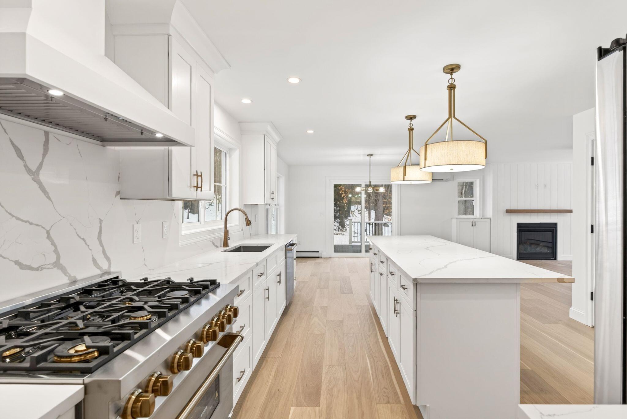 1595 U.s. 1 Route Freeport ME 04032