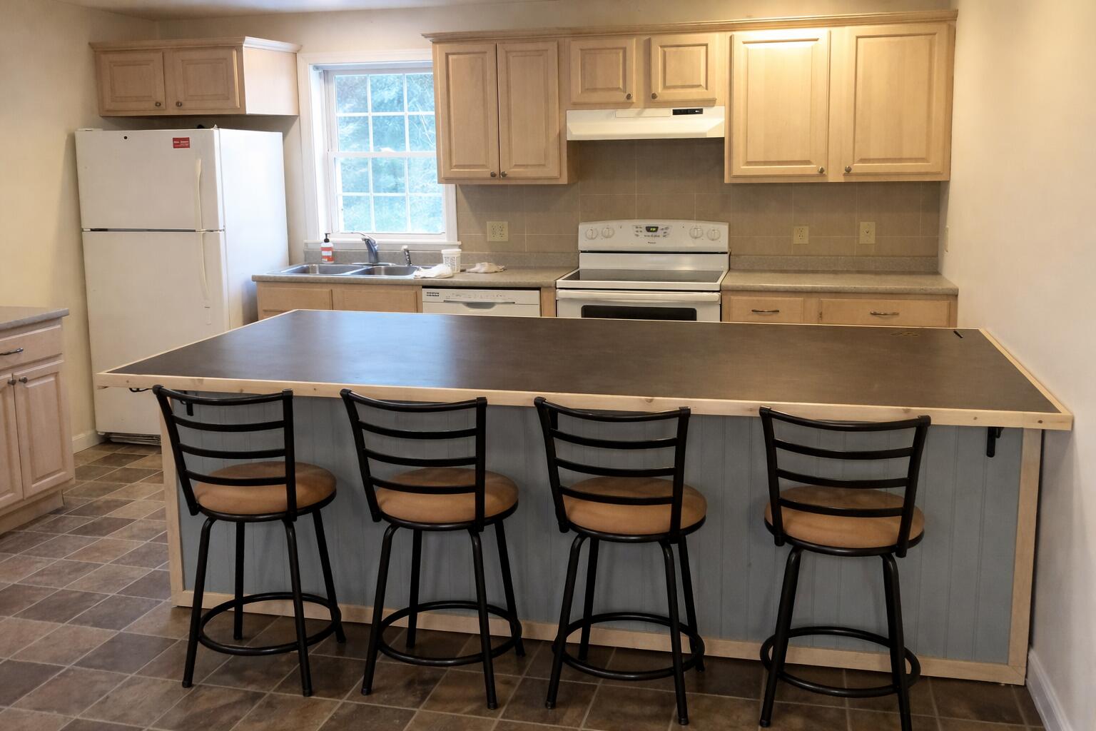 8 Martins Lane Glenburn ME 04401