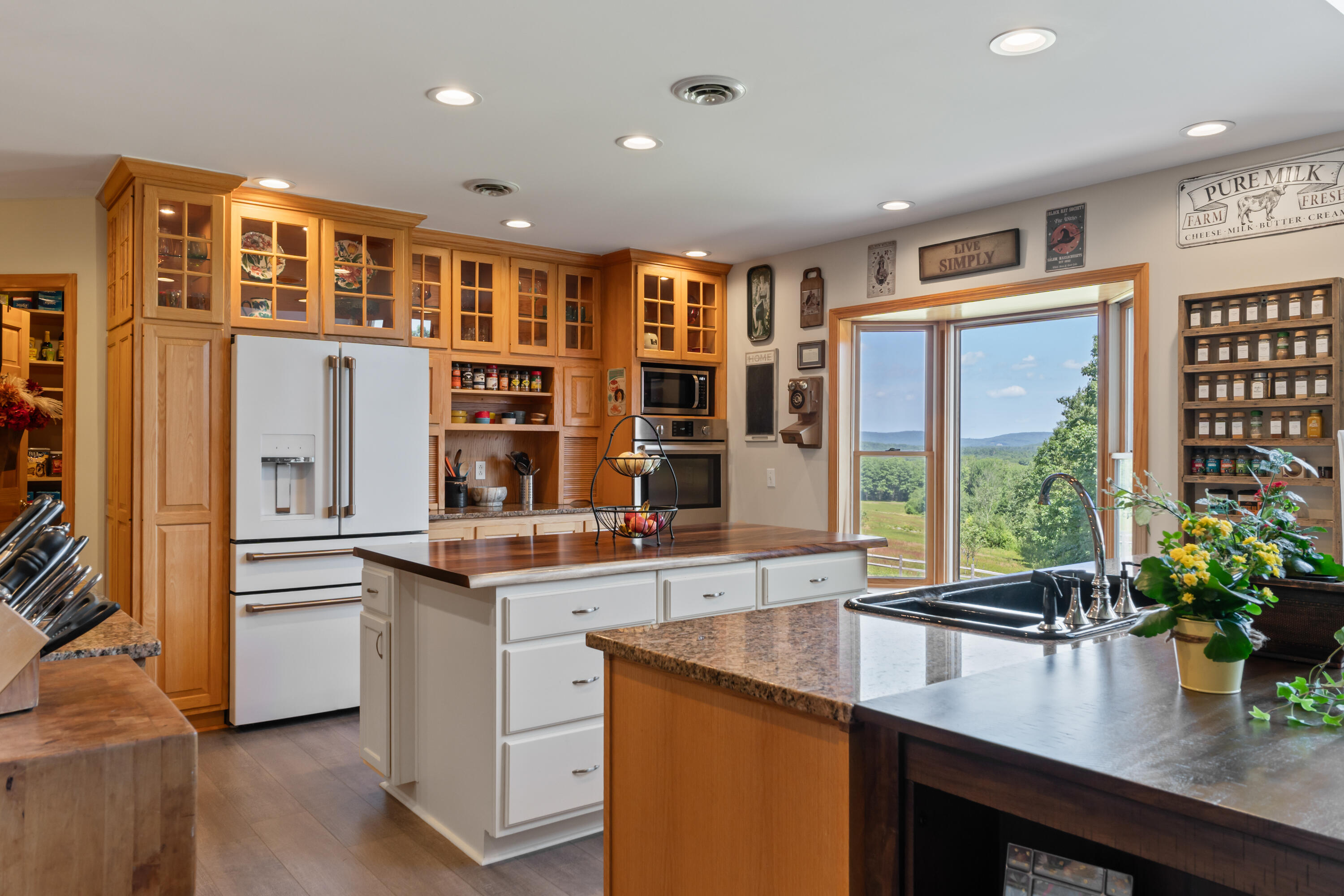 507 Mount Pleasant Street Rockport ME 04856