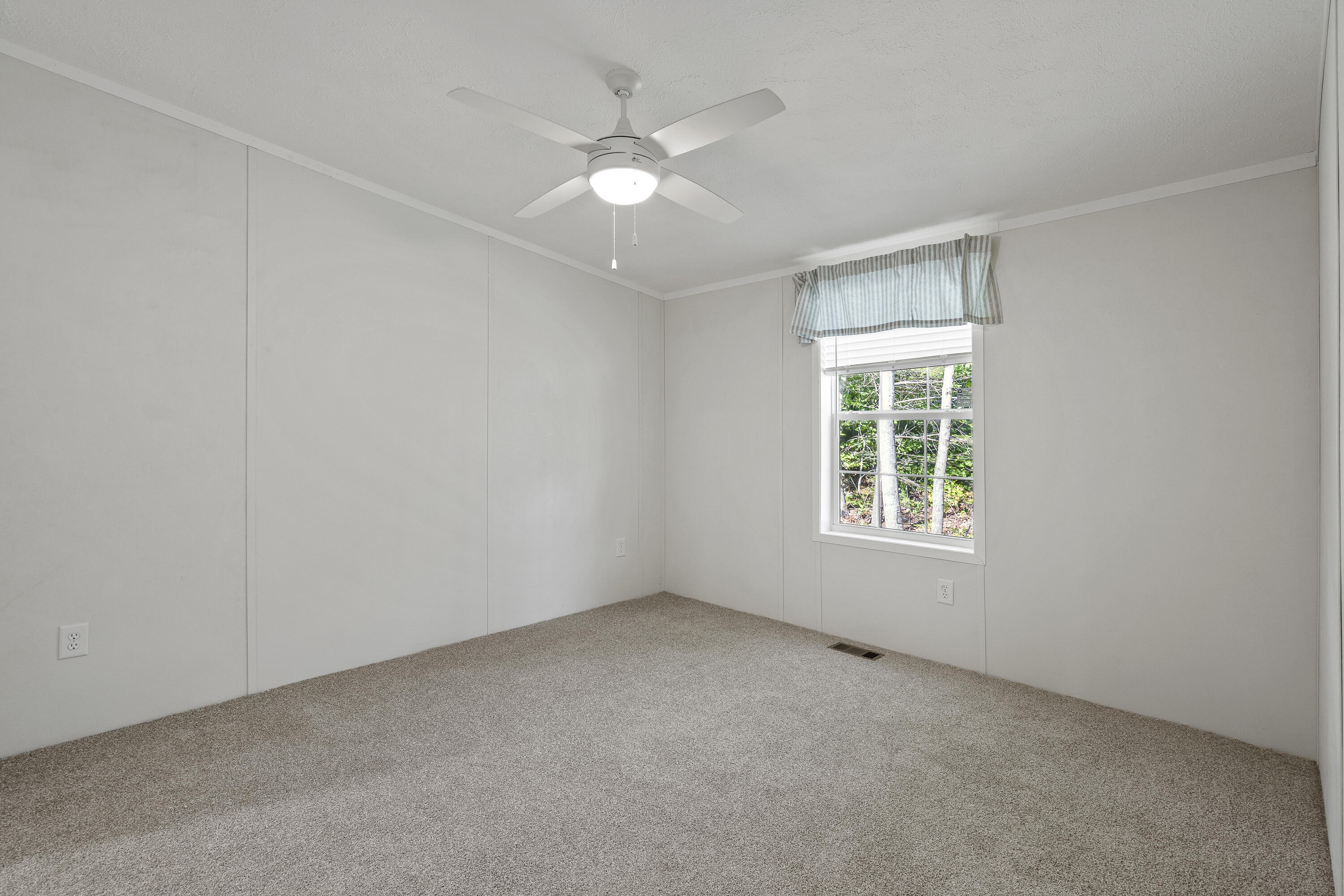 78 Hillcrest Drive Extension Chelsea ME 04330