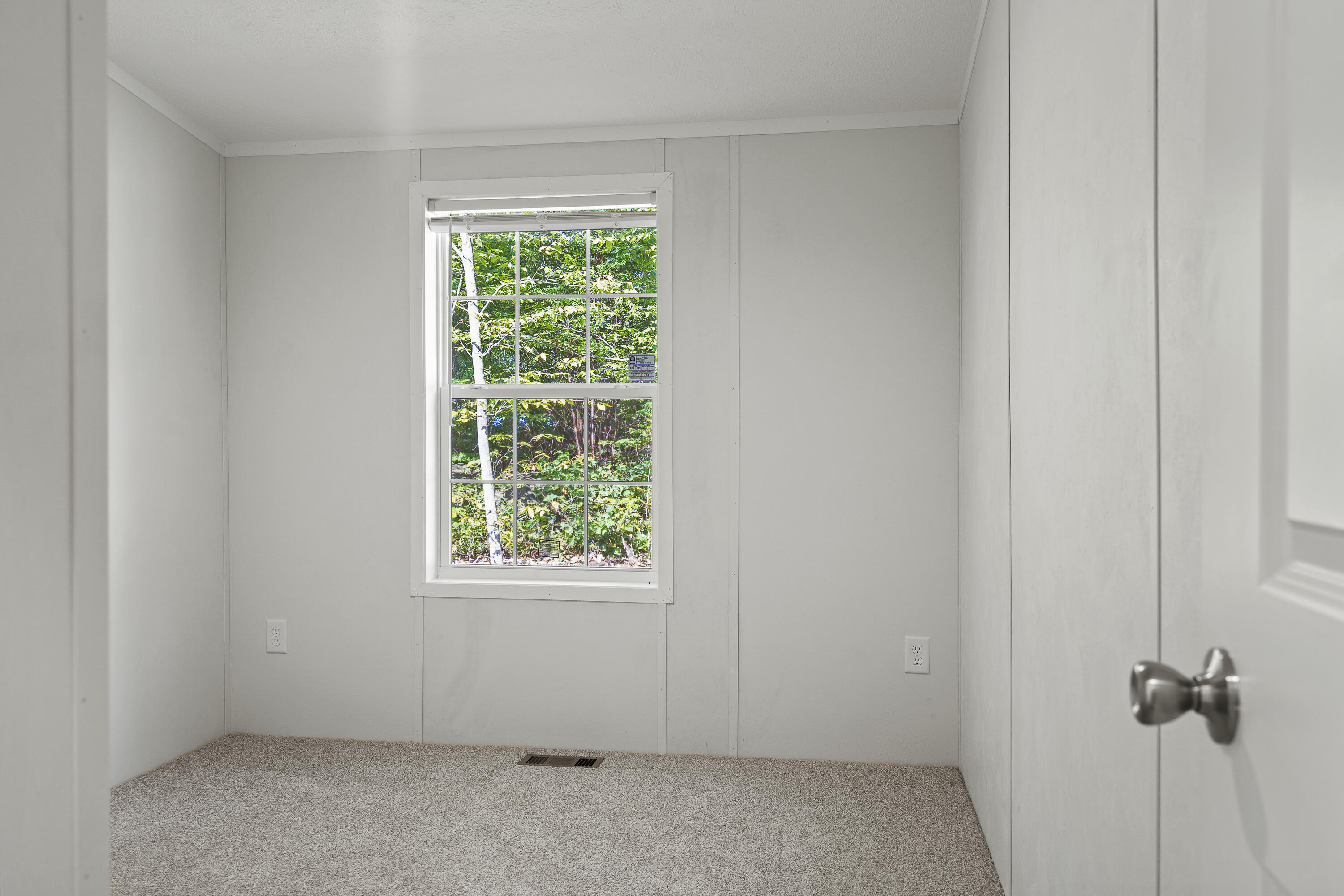 78 Hillcrest Drive Extension Chelsea ME 04330