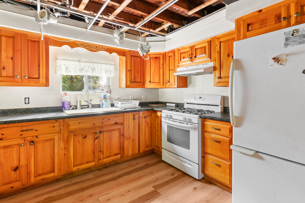 422 Vassalboro Road China ME 04358