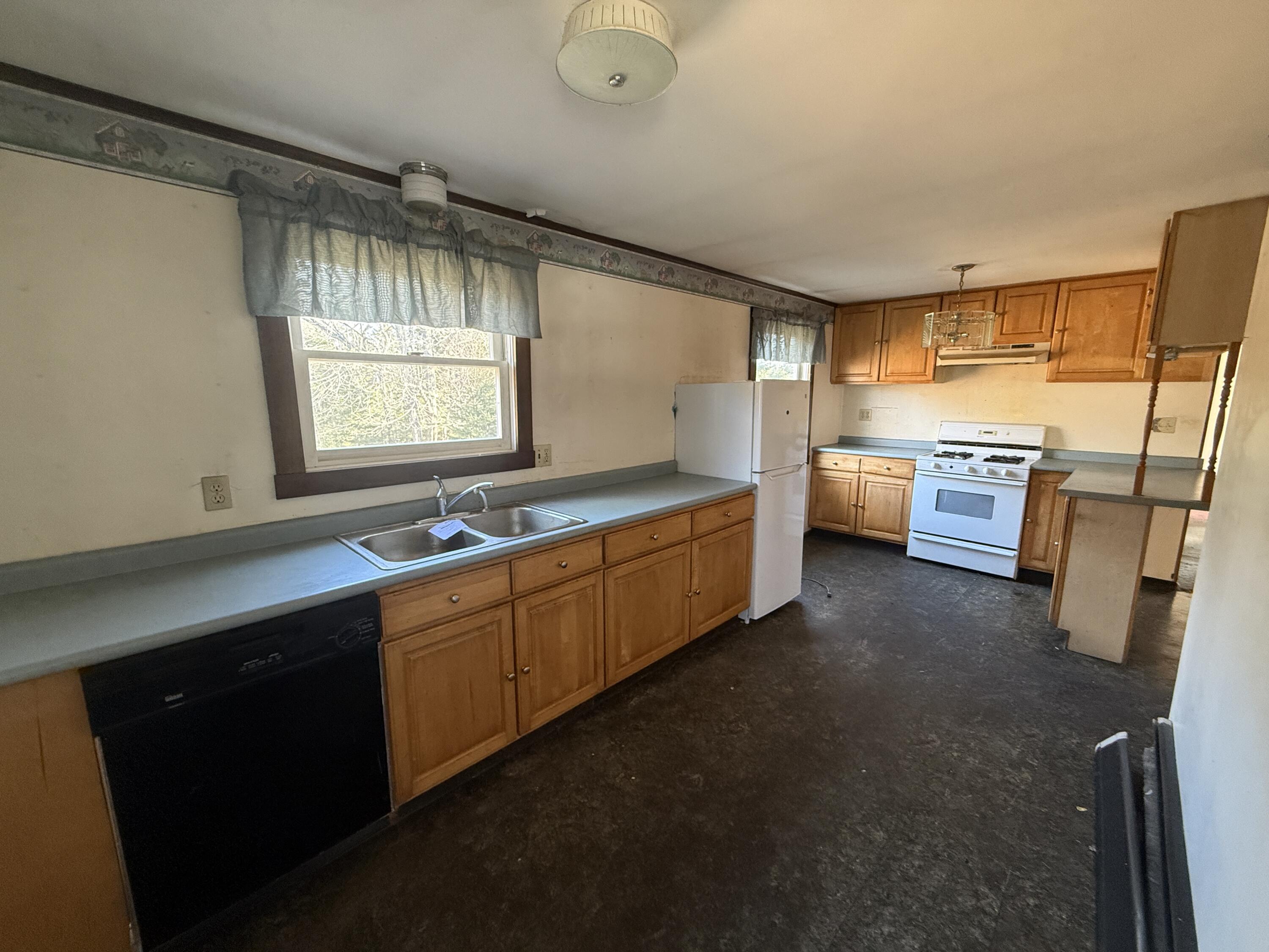 111 N Main Street Stonington ME 04681