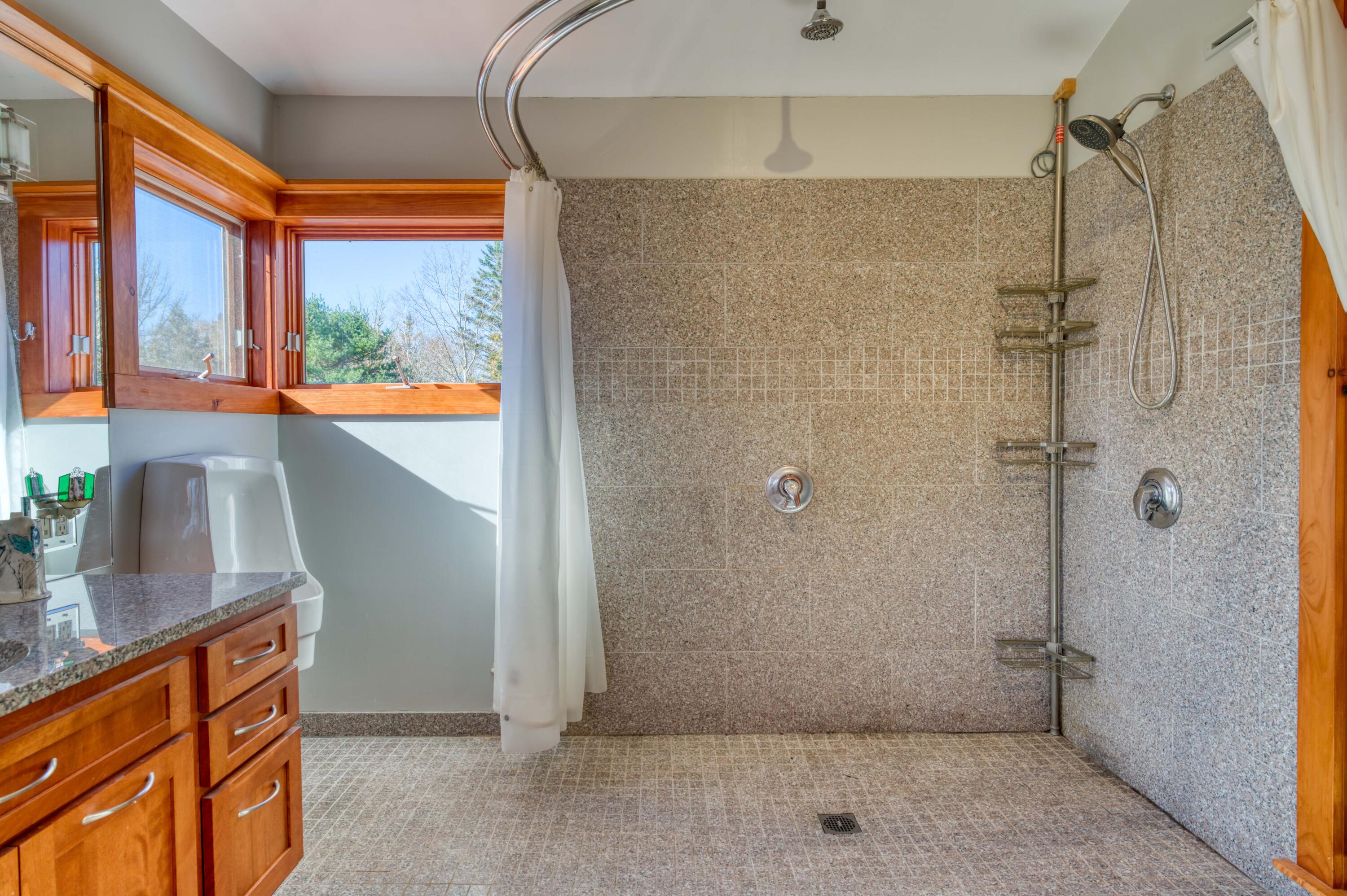 17 Cove Road Lamoine ME 04605