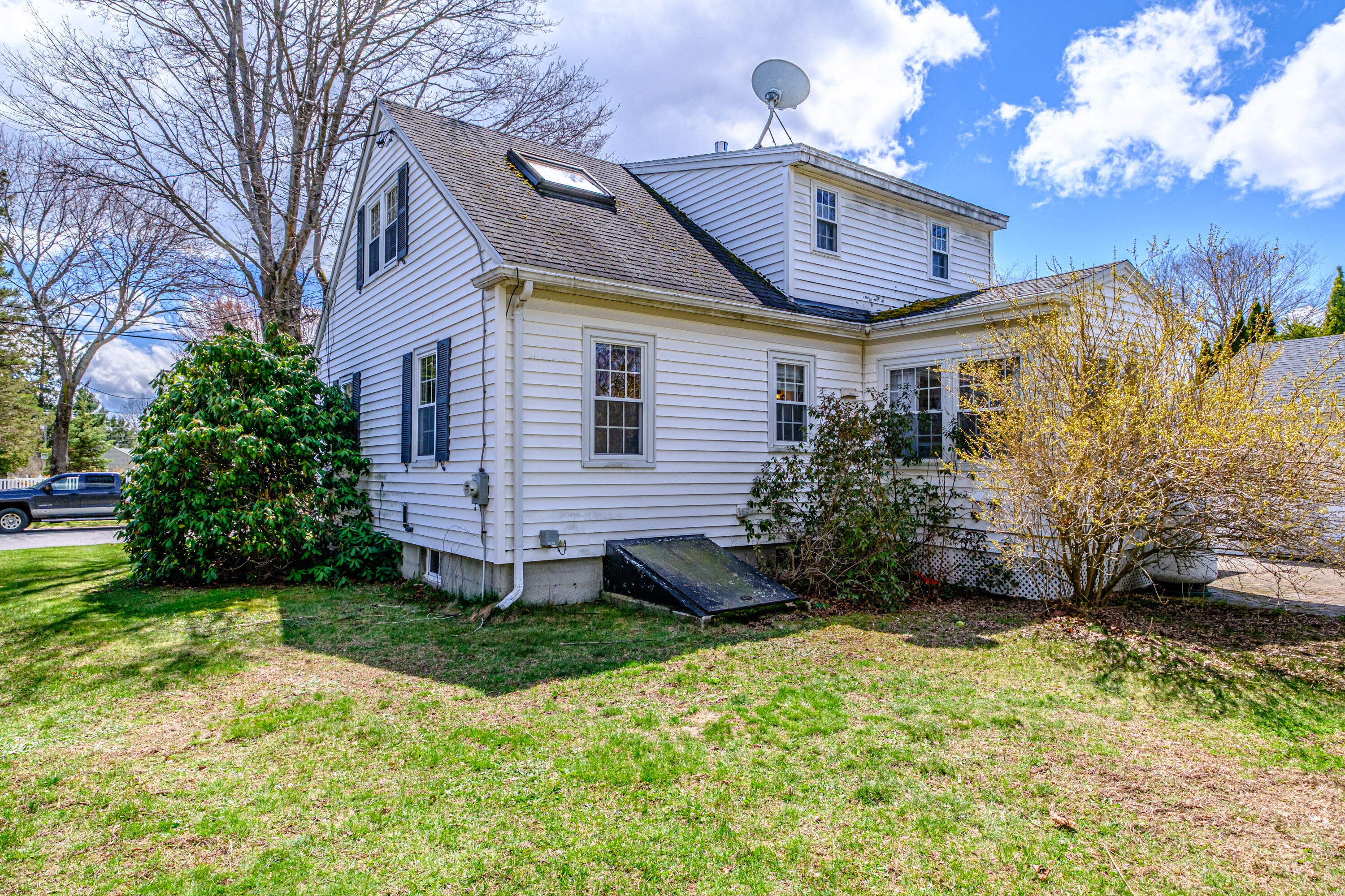 9 Pleasant Avenue Scarborough ME 04074