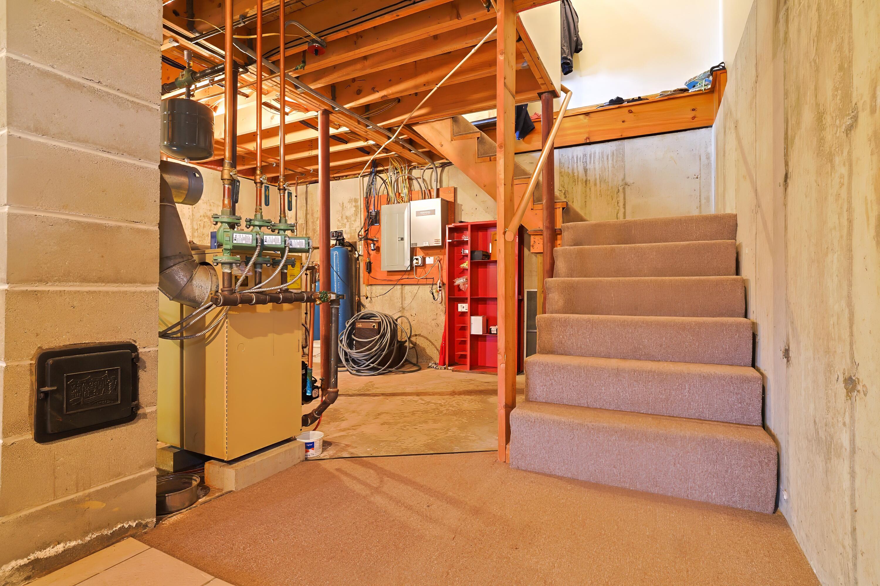 86 Newbury Neck Road Surry ME 04684