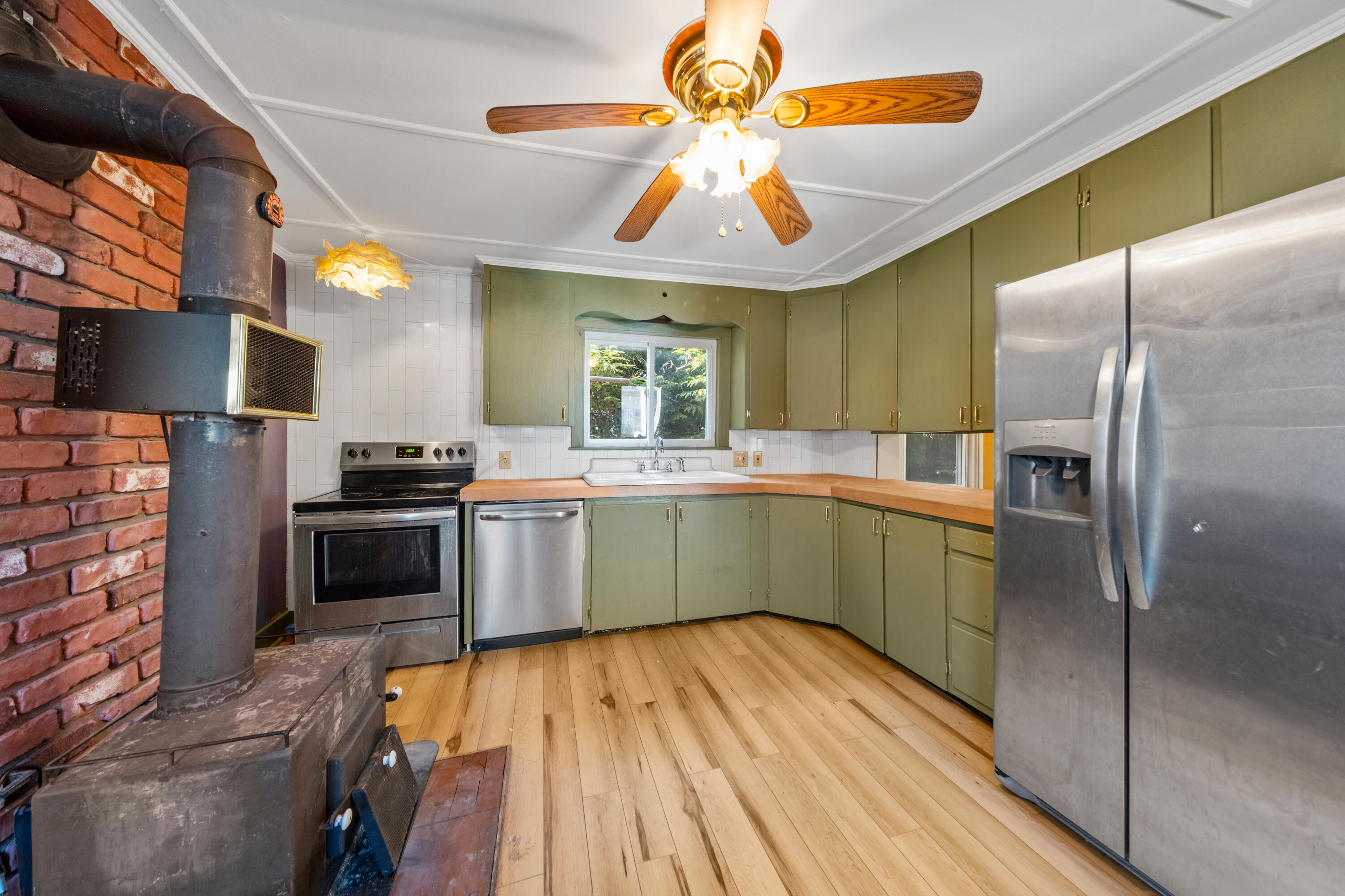 84 Pleasant Street Rockland ME 04841