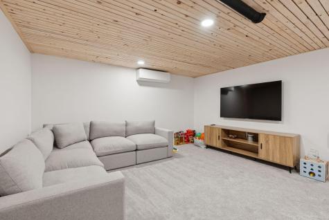 1 Amari Court Saco ME 04072