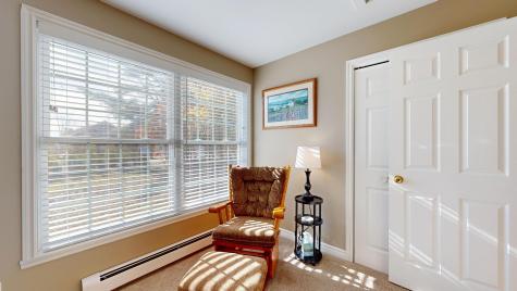 18 Larrabee Road Lewiston ME 04240