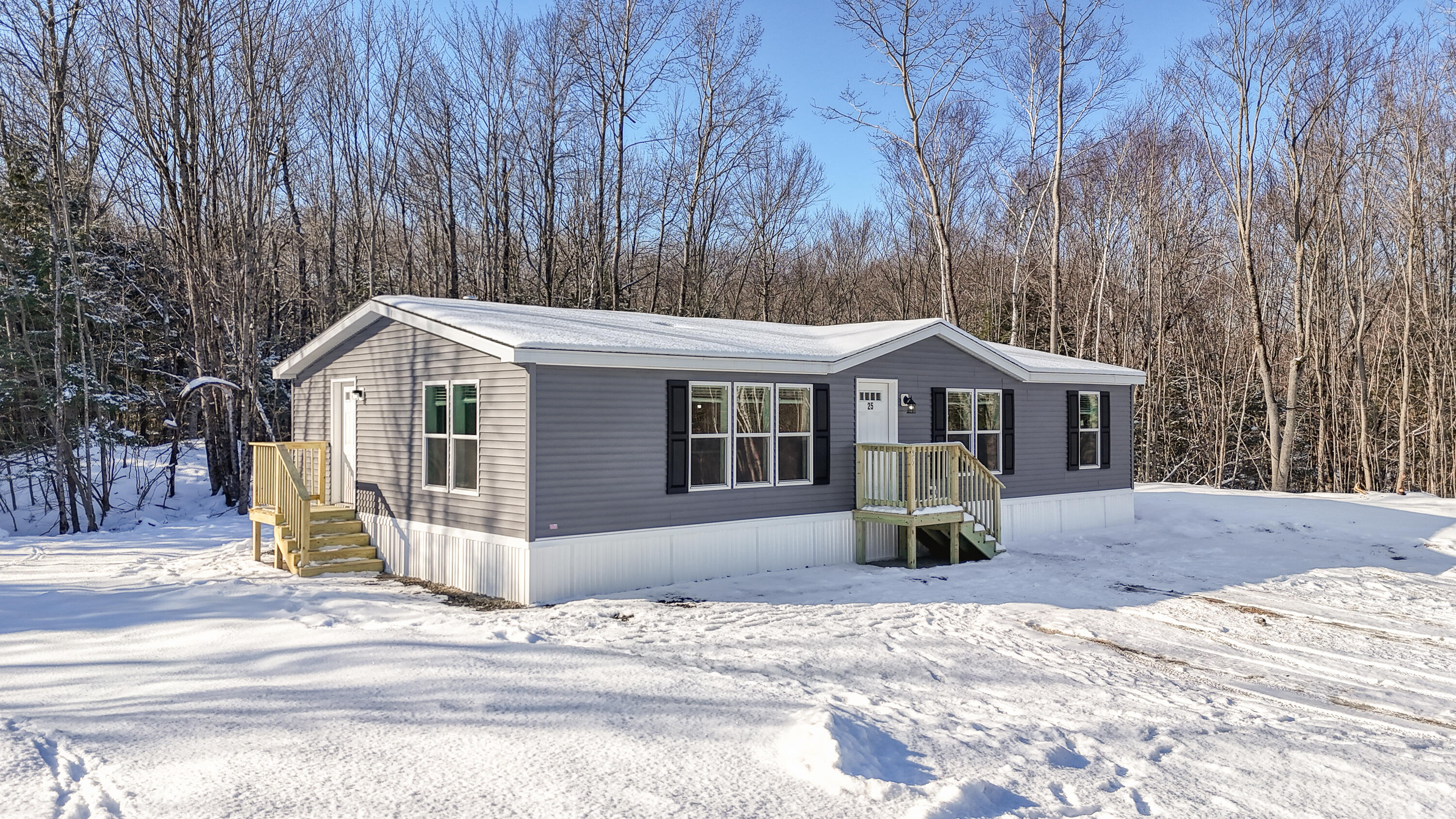 25 Lily's Way Fairfield ME 04937
