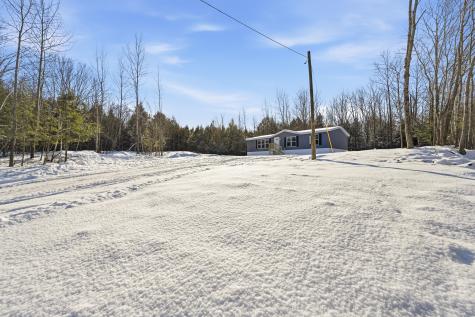 25 Lily's Way Fairfield ME 04937