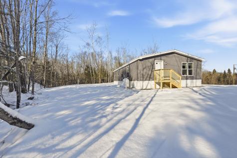 25 Lily's Way Fairfield ME 04937