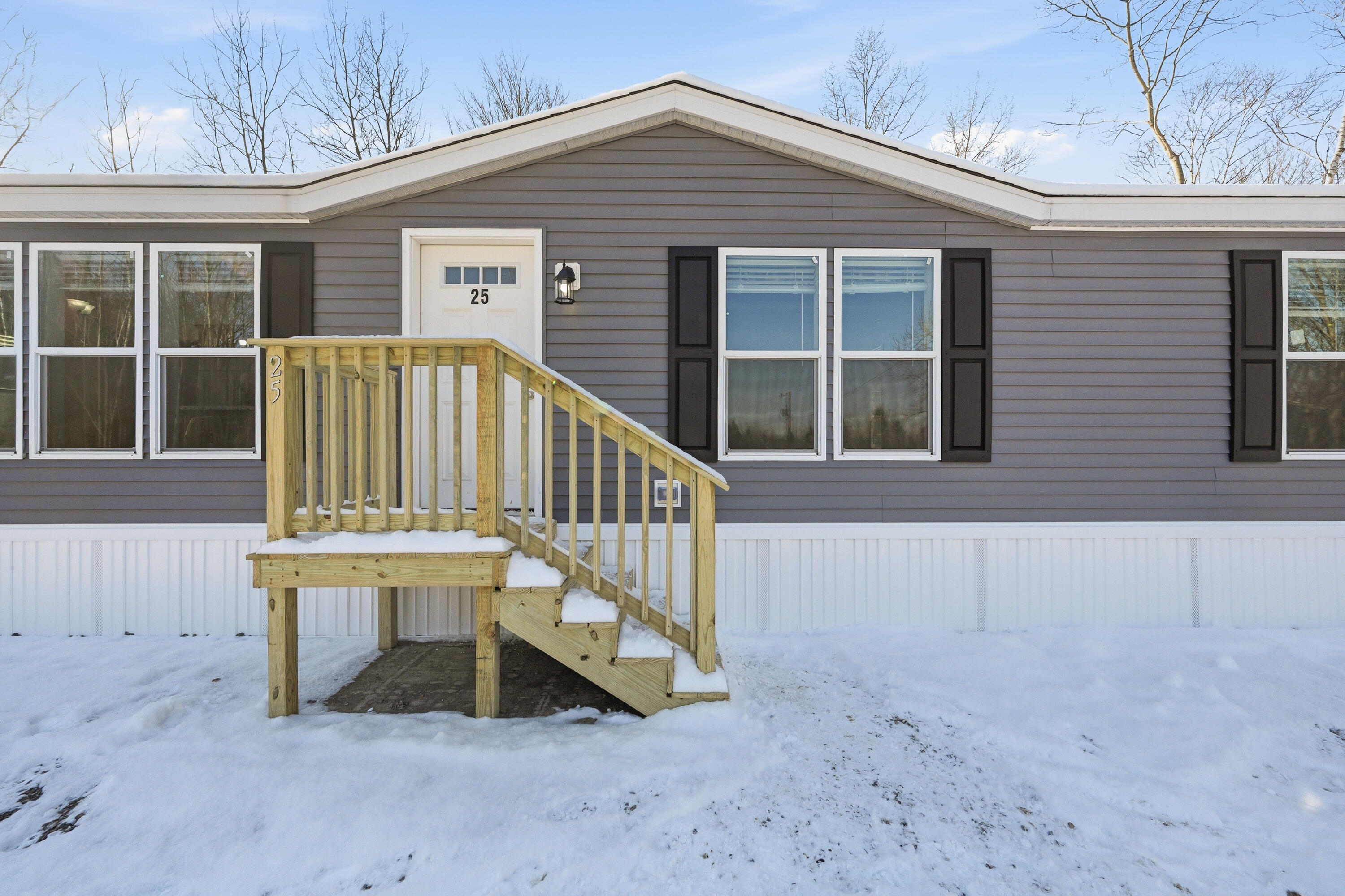 25 Lily's Way Fairfield ME 04937