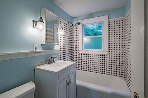 73 Middle Road Falmouth ME 04105