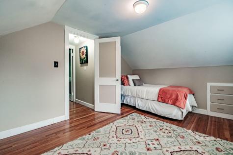 73 Middle Road Falmouth ME 04105