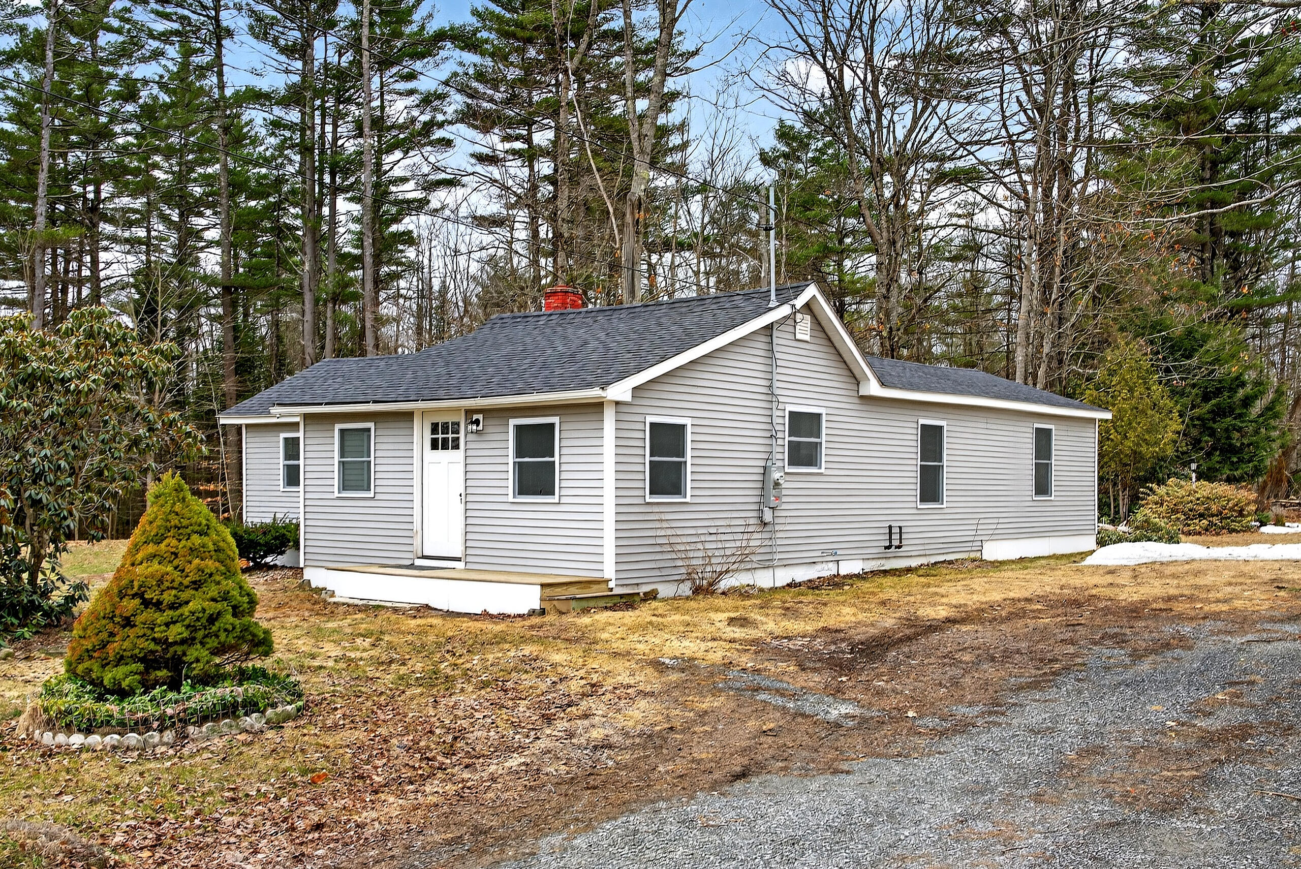 548 North Road Mount Vernon ME 04352