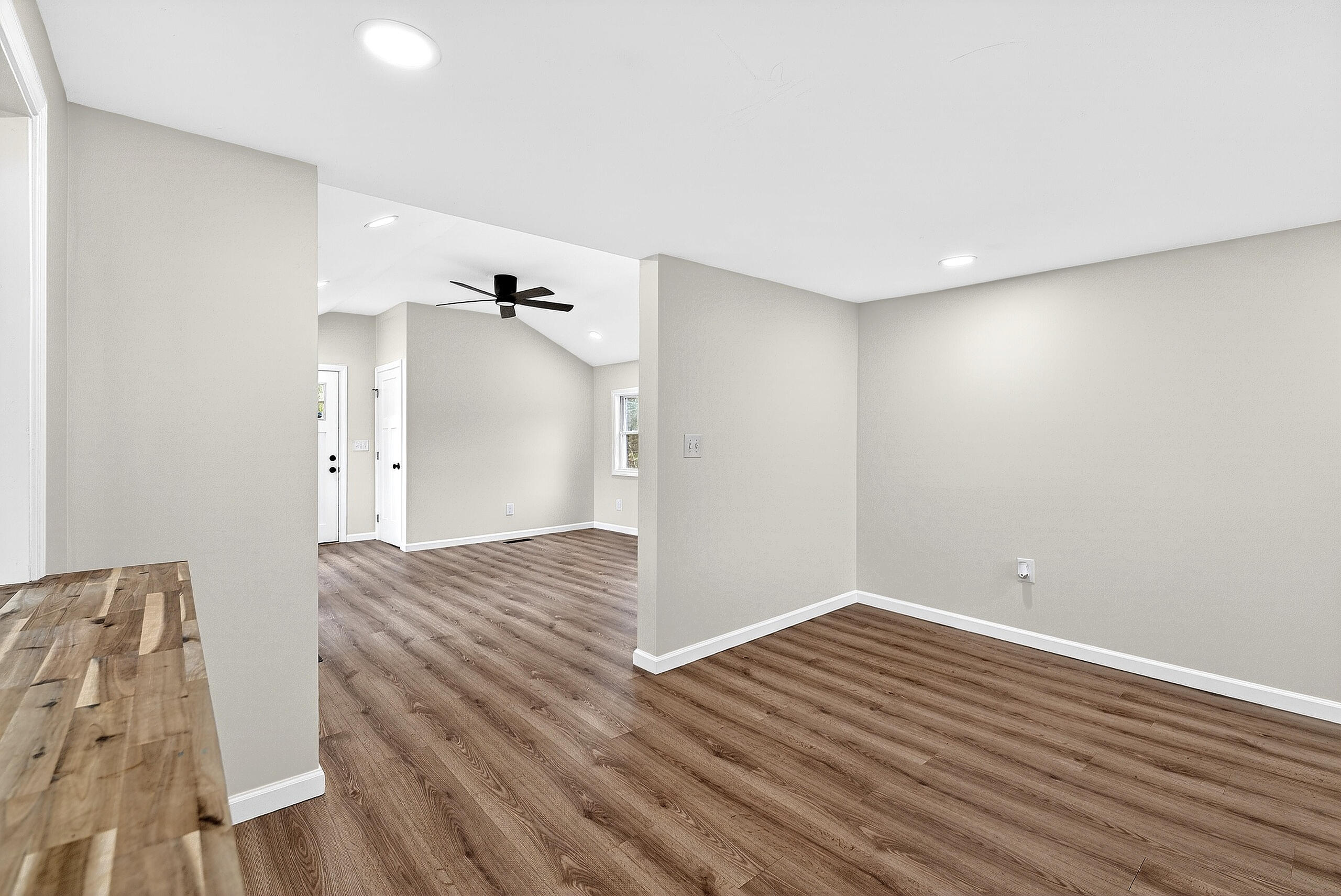 548 North Road Mount Vernon ME 04352