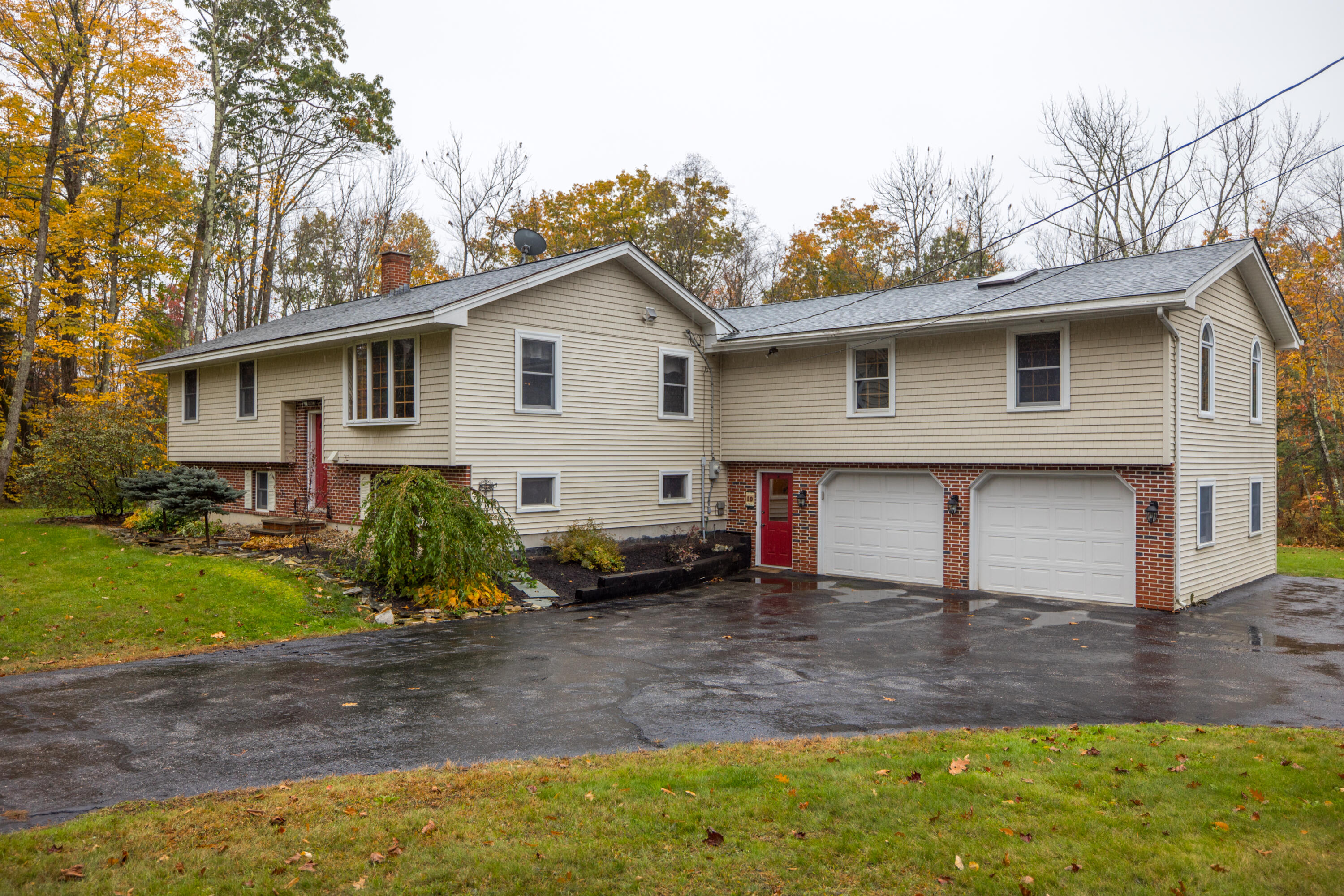 10 Brighton Hill Road Minot ME 04258