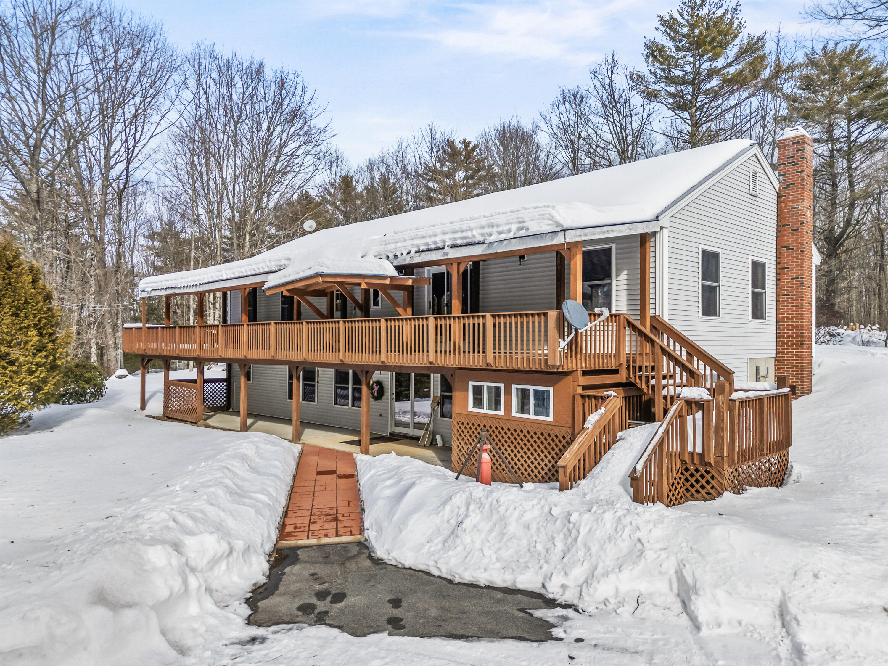 228 Lord Road Buxton ME 04093