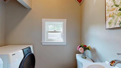 102 Cape Road Raymond ME 04071