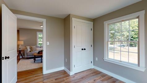 102 Cape Road Raymond ME 04071