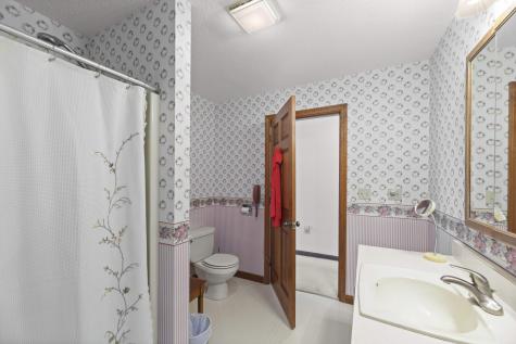 74 Comins Lane Eddington ME 04428
