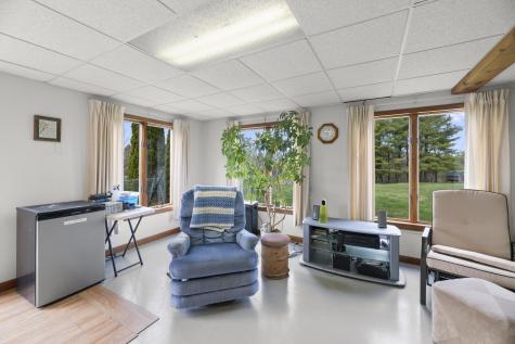 74 Comins Lane Eddington ME 04428