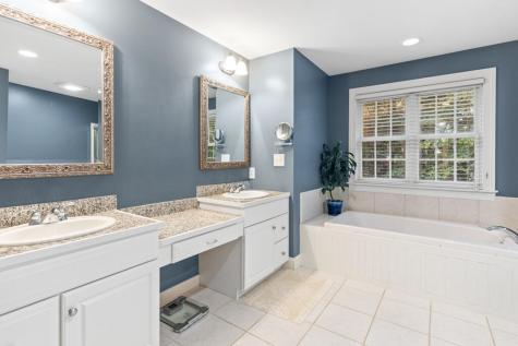 11 Fox Run Road Falmouth ME 04105