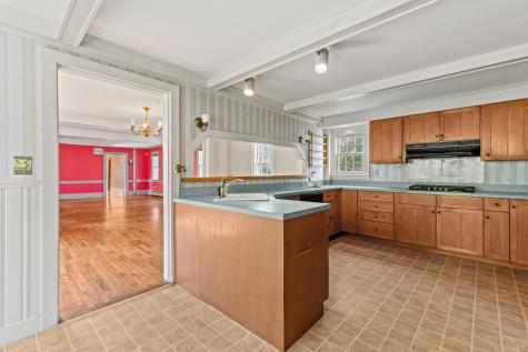 86 Pleasant Street Yarmouth ME 04096