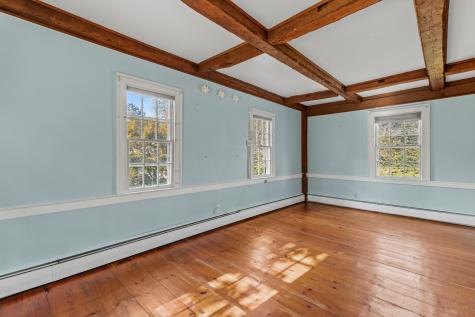 86 Pleasant Street Yarmouth ME 04096