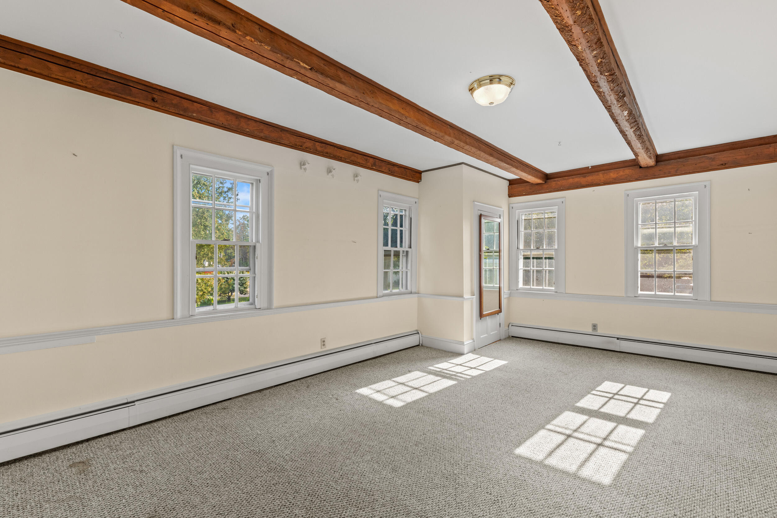 86 Pleasant Street Yarmouth ME 04096