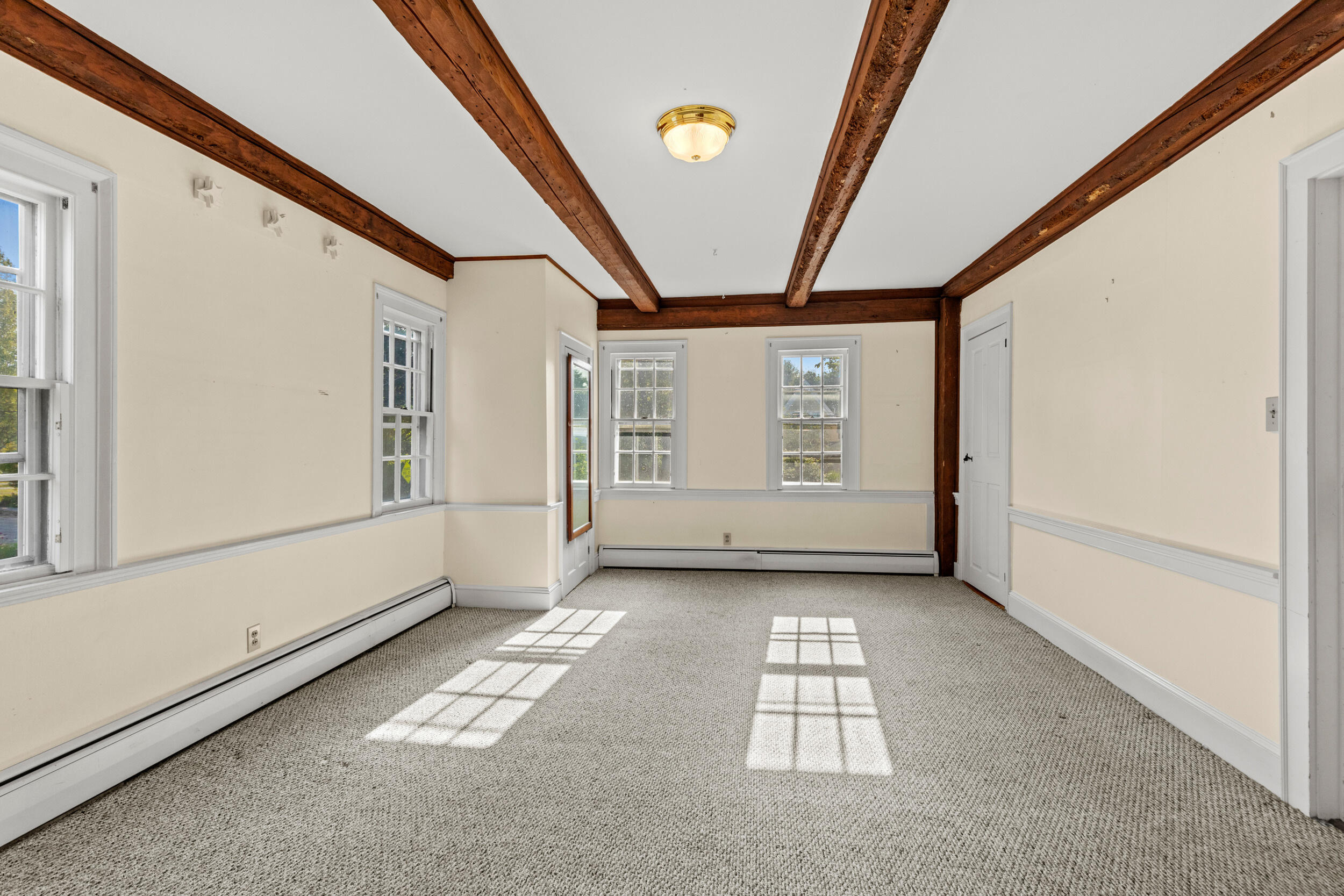 86 Pleasant Street Yarmouth ME 04096