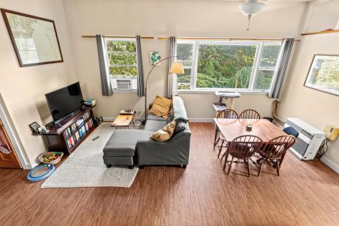 86 Pleasant Street Yarmouth ME 04096