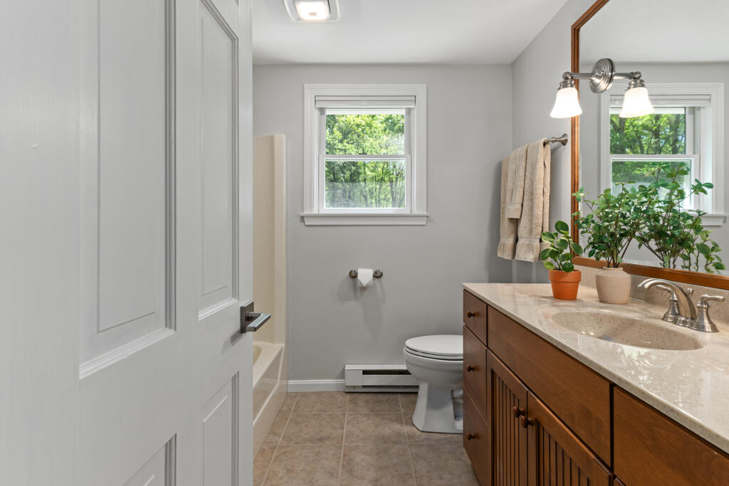 16 Pleasant Valley Road Cumberland ME 04021