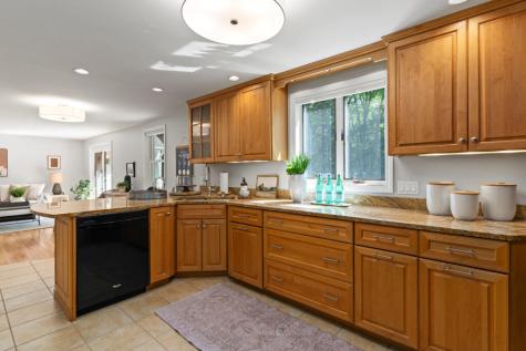 16 Pleasant Valley Road Cumberland ME 04021
