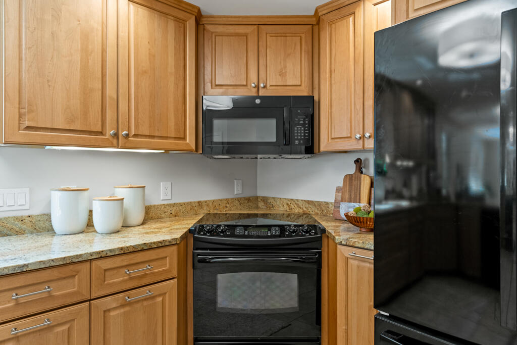 16 Pleasant Valley Road Cumberland ME 04021