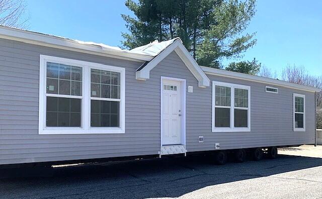 17 Blizzard Drive Limerick ME 04048