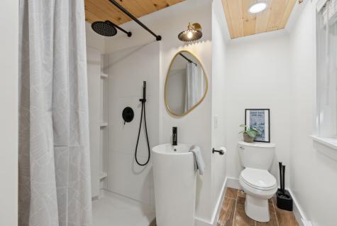 82 Harbor Road Naples ME 04055