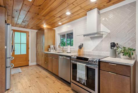 82 Harbor Road Naples ME 04055